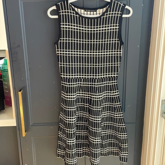 Perfect fitting stretchy. Size small - Picture 1 of 1